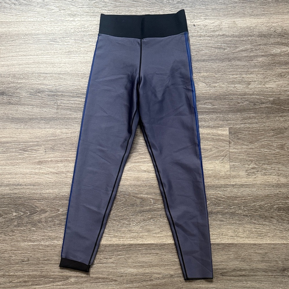 Ultracor Black Leggings with Gray Accents Mid rise Stripe